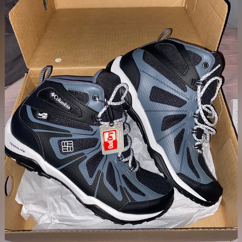 NWT Columbia Women's Black White Grove Heights Waterproof Hiking Boots size 10